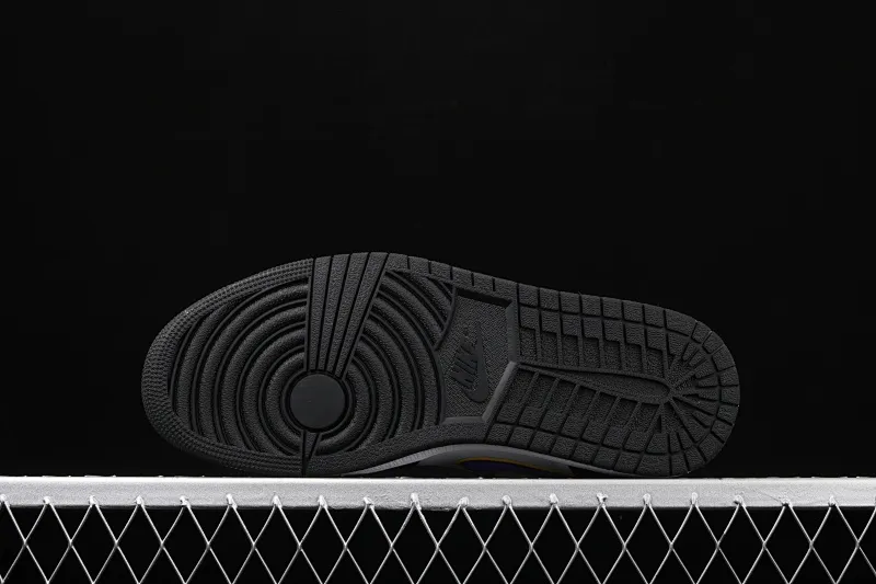 All Categories Air Jordan Jordan Series Basketball Shoes Air Jordan 1 Low New Version Air Jordan 1 Low AJ1 Joe 1 Low Top Leather Cultural and Leisure Sports Shoes CJ9216-051